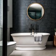 An excellent collection of traditional & modern freestanding baths